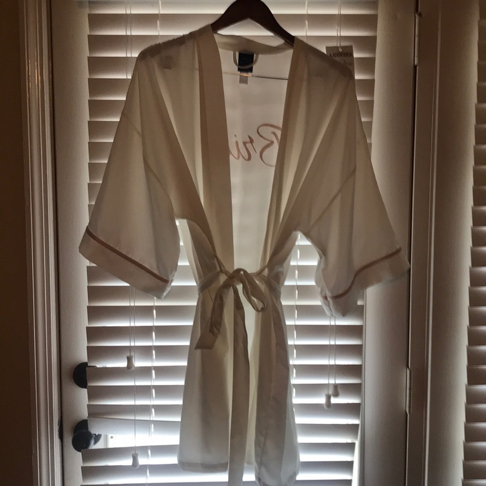 XL apt 9 bridal robe